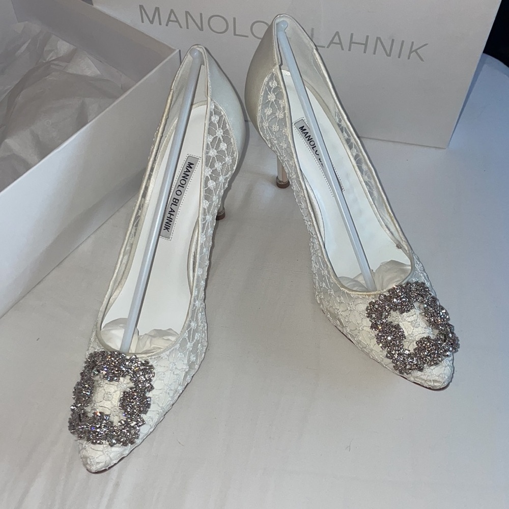 Manolo Blahnik Hangisi 90 Crystal Lace Bridal Wedding Pump Heels